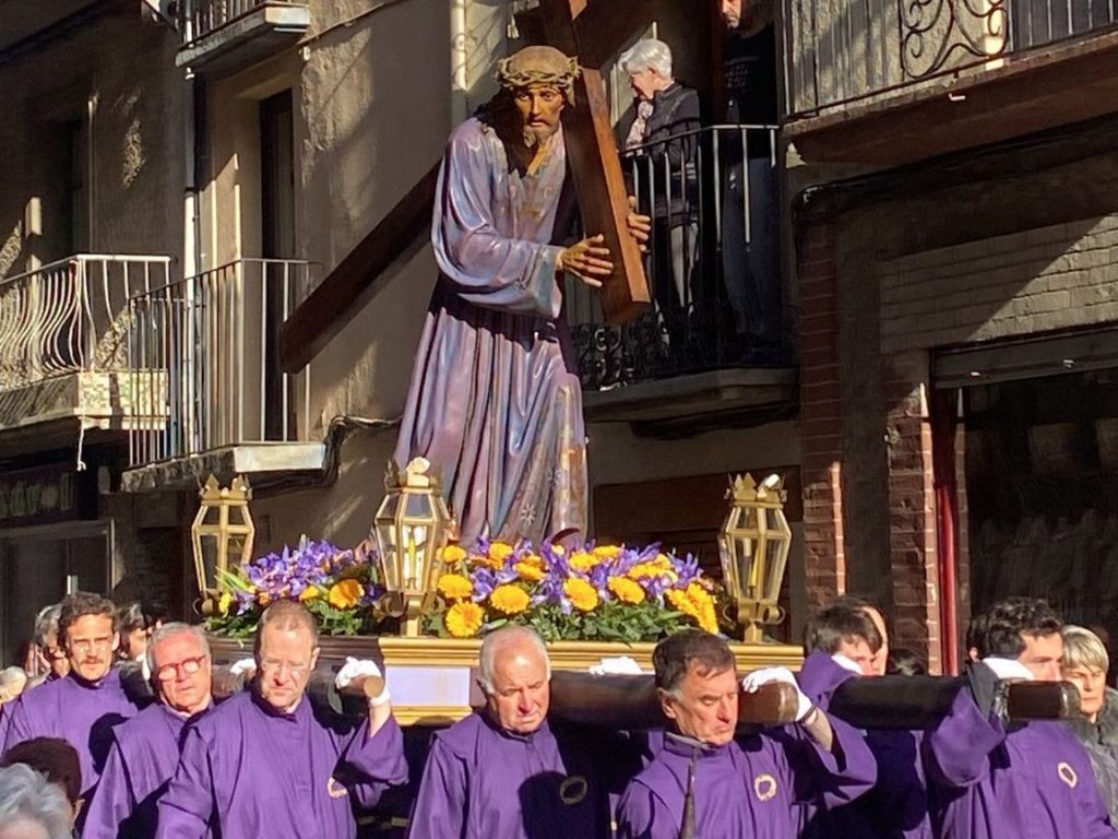 Vive la Semana Santa en Camprodon: Una Experiencia Única llena de Tradición y Emoción